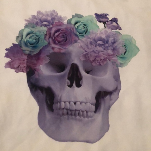 Colorful skull shirt - Picture 2 of 3